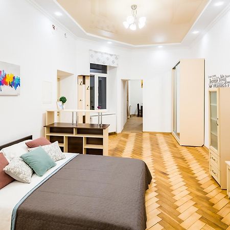 Bright And Cozy Apart With Balcony Leópolis Exterior foto