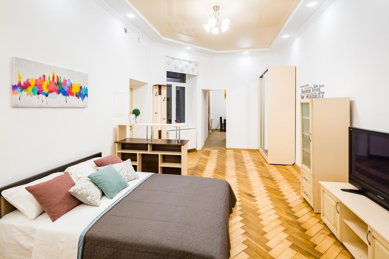 Bright And Cozy Apart With Balcony Leópolis Exterior foto